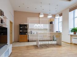 4-к квартира, Захарьевская ул., 37 за 30 000 тыс.р.