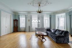 8-к квартира, Невский проспект, 140 за 99 990 тыс.р.