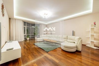 4-к квартира, Приморский проспект, 59 за 180 000  р./мес.