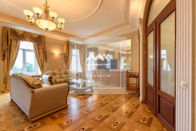 5-к квартира, Караванная ул., 14/16 за 260 000  р./мес.