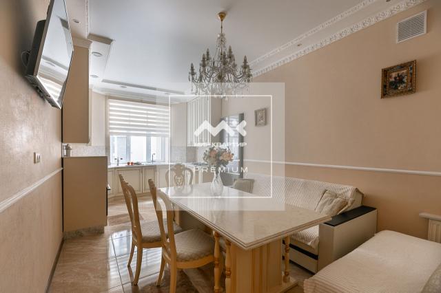 Суворовский проспект, 38