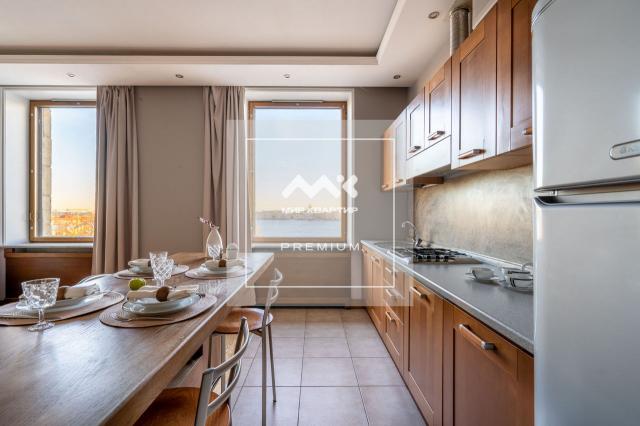 Добролюбова проспект, 2