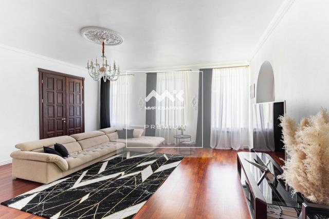 Басков пер., 37-39