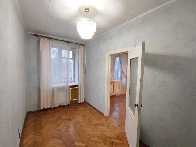 Ломоносов г., Красного Флота ул., д 1