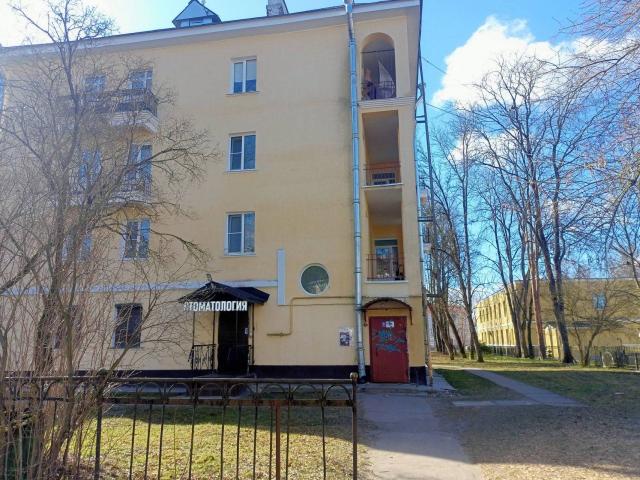 Кировск г., Победы ул., д 1