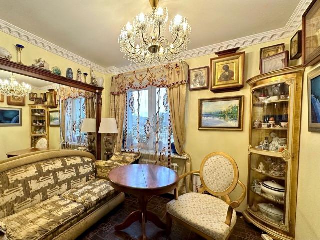 Александра Грина бул., д 2