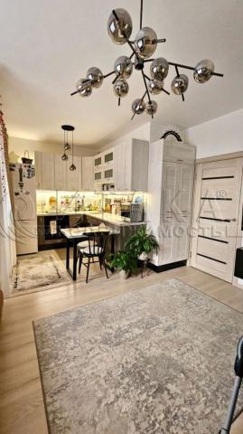 п. Бугры, ул. Английская, 6