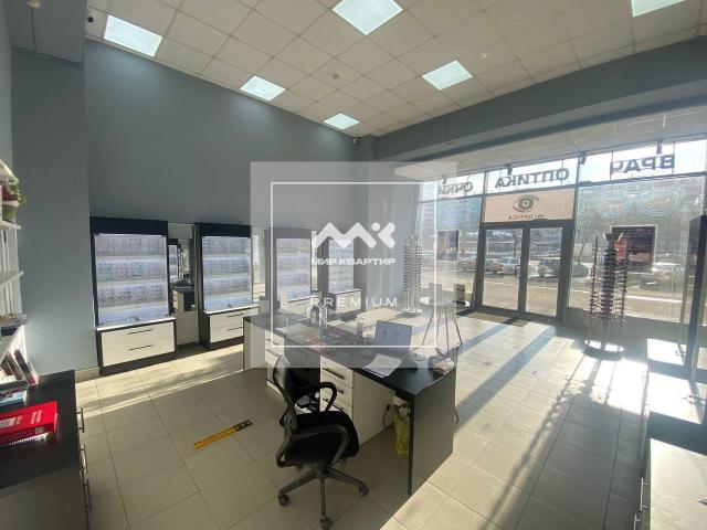 Славы проспект, 30