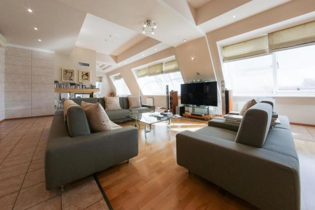 Итальянская ул., 12А