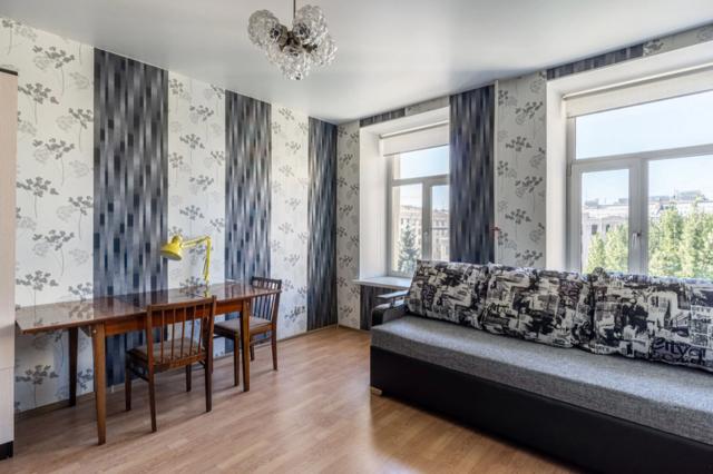 Большой пр. Петроградской стороны, 38-40