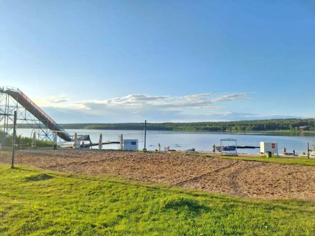 Ленинградская область, Светлое дер., Центральная ул., 33