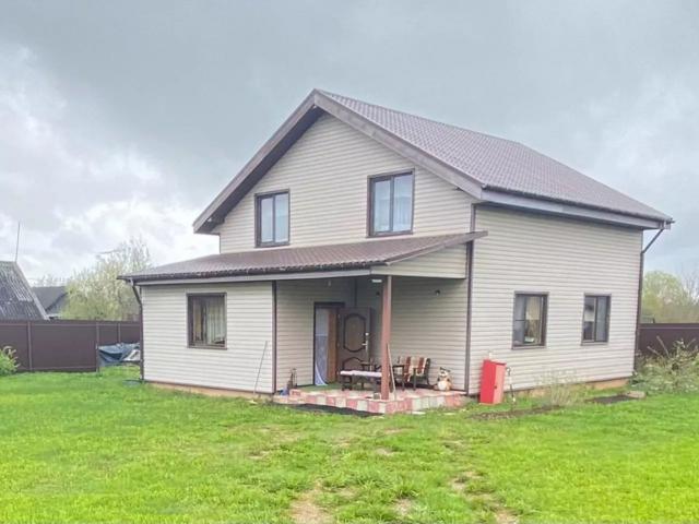 Ленинградская область, Петровская Горка дер., Центральная ул., 15