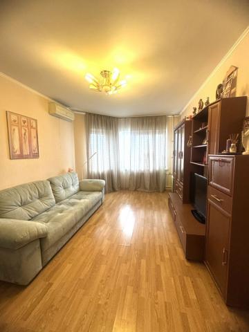 Варшавская ул., д 23