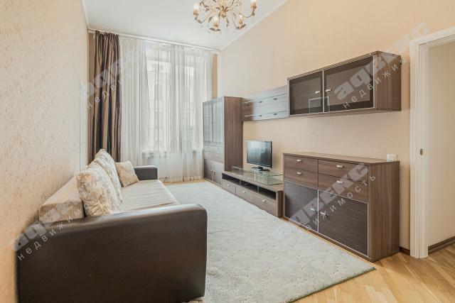 Малая Морская ул., 19