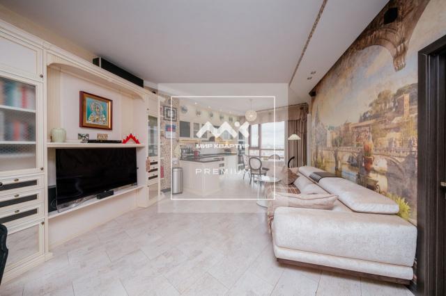 15-я В.О. линия, 76