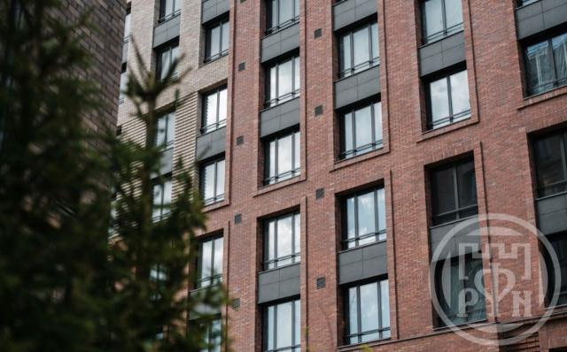 Стахановцев ул., д 1