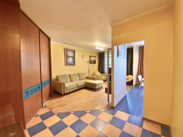 Ткачей ул., 5