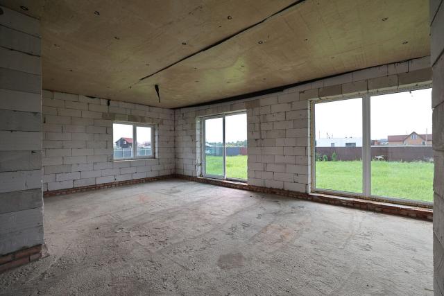 Ленинградская область, Тайцы пос., Капитана Прибавкина ул., 39