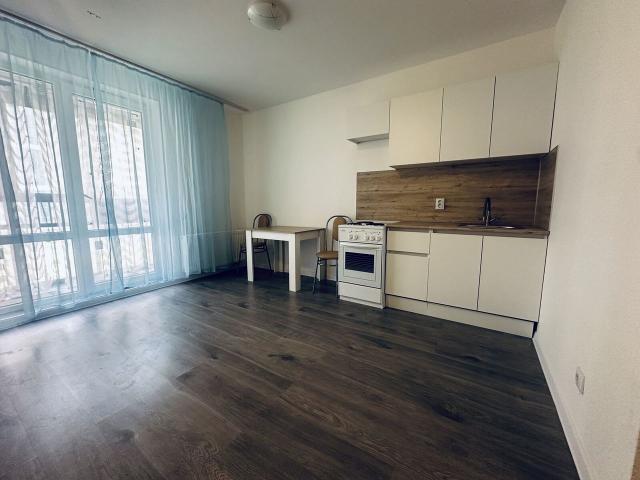 Ленинградская область, Бугры пос., Тихая ул., 7 к.4