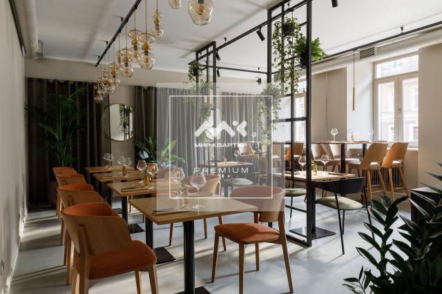 Моховая ул., 12