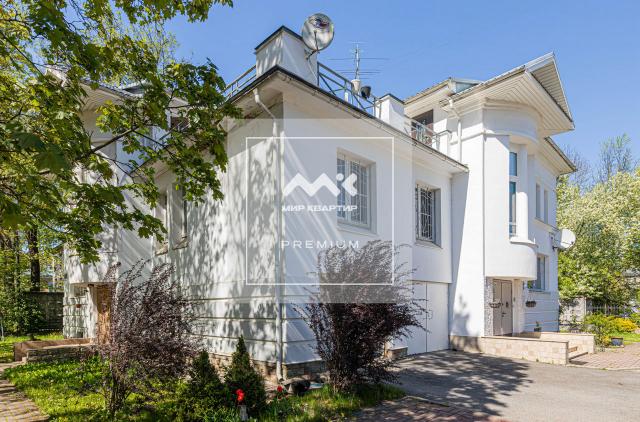 Пушкин г., Жуковско-Волынская ул., 12