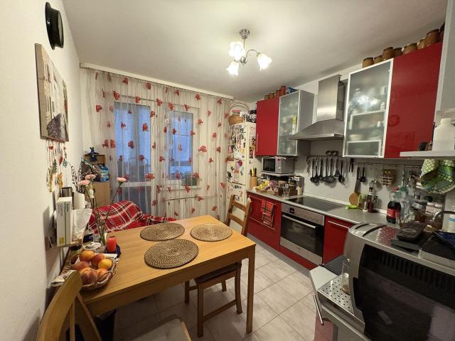 Космонавтов пр., 37