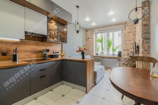 Среднерогатская ул., 20