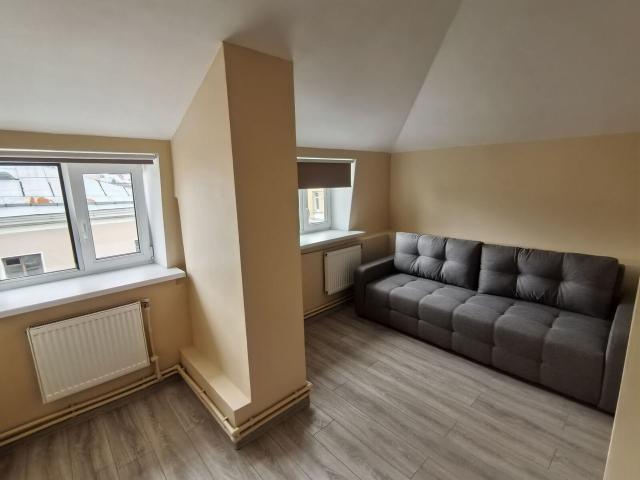 Тарасова ул., 10