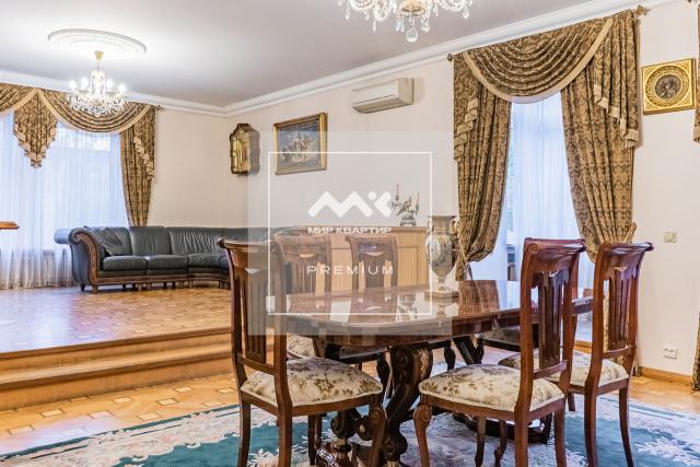 Московский проспект, 151