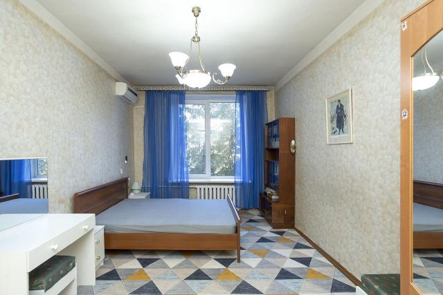 Варшавская ул., 32