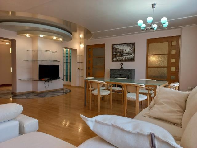 Невский проспект, 117 б