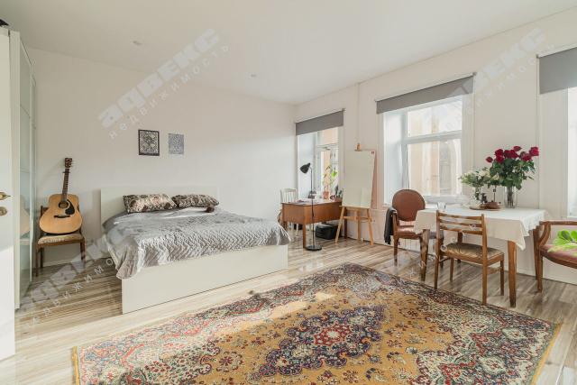 Большой пр. Петроградской стороны, 4