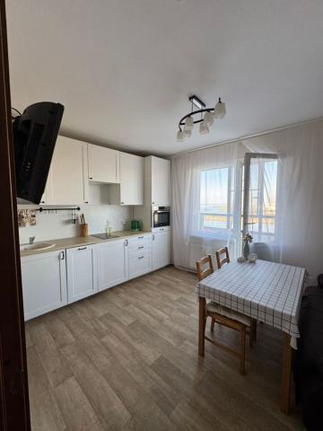 Маршала Казакова ул., 82к1