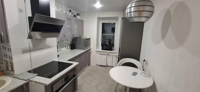 Науки пр., 44