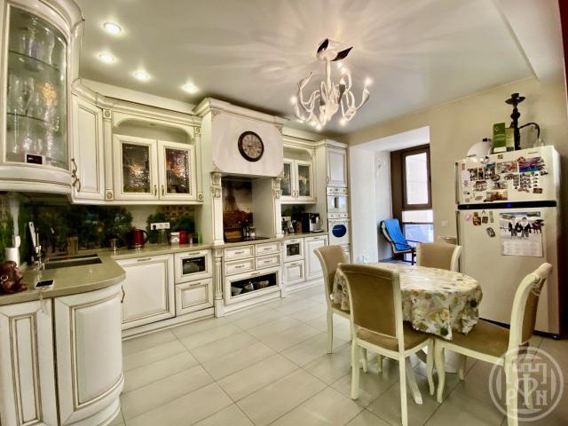 Есенина ул., д 1