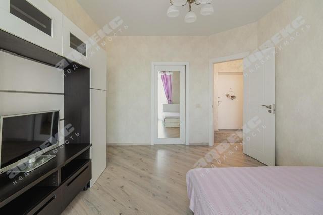 Среднерогатская ул., 8к1