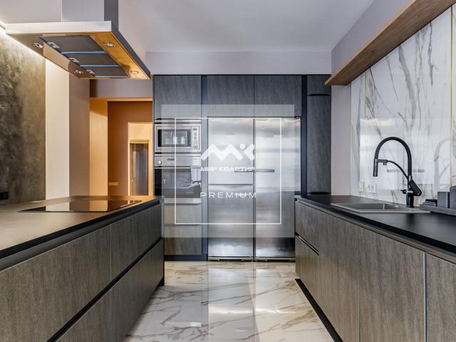 Смольный проспект, 17