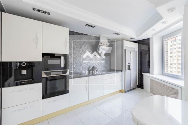 Латышских Стрелков ул., 17