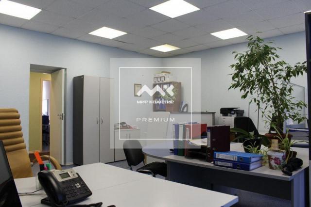 Кораблестроителей ул., 12