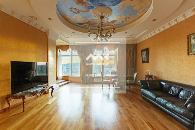 Песочная наб., 40