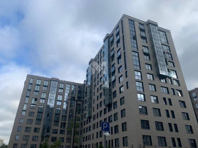 Академика Константинова ул., 1