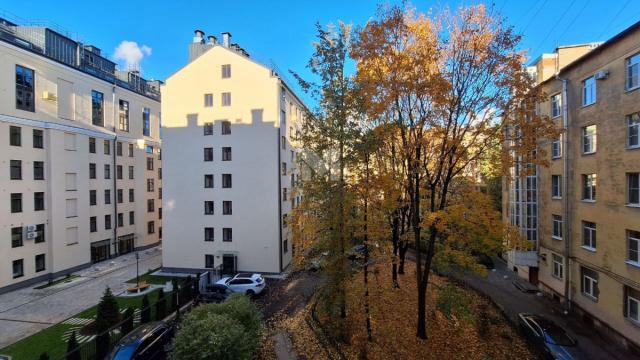 Малый проспект, 79-81-83