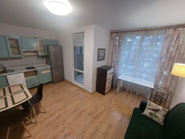 Среднерогатская ул., 16к5