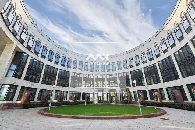 Варшавская ул., 23