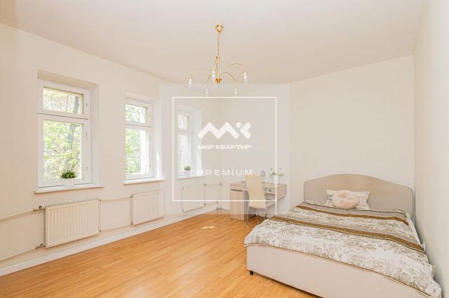 Пушкин г., Жуковско-Волынская ул., 12