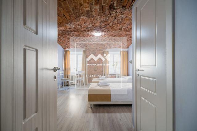 Реки Мойки наб., 1/8