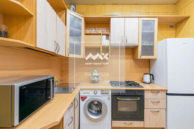 Большеохтинский проспект, 33