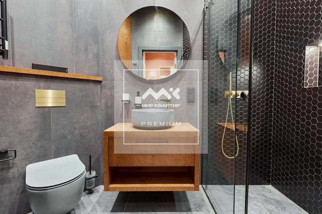 Александра Матросова ул., 3