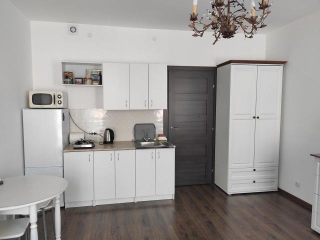 Тулонская аллея, 12