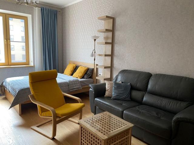 Адмирала Лазарева Наб., 14